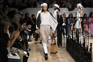 j-w-anderson-rtw-spring-2019-london-fashion-week-54(1).thumb.jpg.a0d98018a7f6a119e34046a3635c665e.jpg
