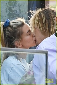 justin-bieber-hailey-baldwin-london-september-2018-02.jpg