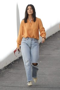 kourtney-kardashian-casual-style-leaving-the-studio-in-calabasas-09-12-2018-1.jpg
