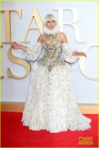 lady-gaga-bradley-cooper-hit-red-carpet-at-a-star-is-born-uk-premiere-28.jpg