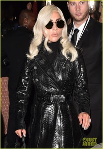 lady-gaga-steps-out-for-celine-show-paris-02.jpg