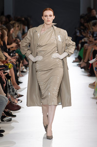 max-mara-rtw-spring-2019-milan-fashion-week-ffw-0103(1).thumb.jpg.1fd050ebec19a6b44ab5103255b54207.jpg