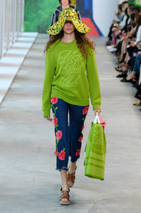 michael-kors-rtw-ss19-gg-0451(1).thumb.jpg.a643471fe70f1be390126600cf17097e.jpg