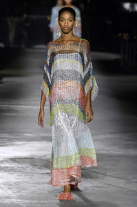 missoni-rtw-spring-2019-milan-fashion-week-ffw-043(1).thumb.jpg.b4f29088d855a5fdbd6bd080d055bad2.jpg
