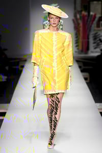 moschino30(1).thumb.jpg.af2283c64104d96da6ea37cca32cd70c.jpg