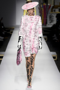 moschino36(1).thumb.jpg.10a34de52279d5c73884815bd1b1bb97.jpg
