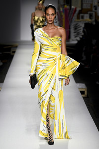 moschino80(1).thumb.jpg.69239a9d70153d6d011d5e996f8e5713.jpg