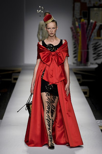 moschino84(1).thumb.jpg.d451d27f011ab3da6ee851eb4c5236cf.jpg