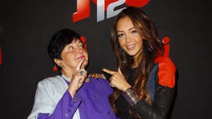 nabilla-devoile-une-photo-du-mariage-de-livia-sa-grand-mere.jpg