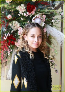 nicole-richie-hosts-house-of-harlow-1960-revolve-party-02.JPG