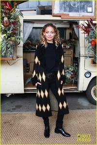 nicole-richie-hosts-house-of-harlow-1960-revolve-party-07.JPG