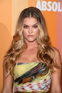 nina-agdal-attends-amfar-gala-at-la-permanente-in-milan-italy-220918_6.jpg