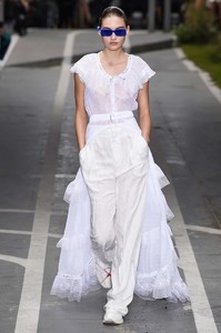 off-white-paris-mujer-primavera-verano-2019_4.thumb.jpg.cfc03c769a0e09a9f2648ef30641b9c3.jpg