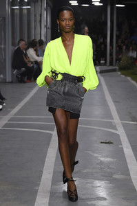 off-white-rtw-spring-2019-paris-fashion-week-pfw-041(1).thumb.jpg.d0e6574b6162762a9890fcb3cf33f7f0.jpg