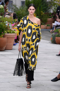 oscar-de-la-renta-s19-023(1).thumb.jpg.05b64e11c749b4f90f18e1c1dbc601c9.jpg