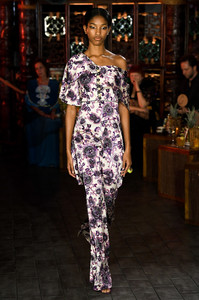 peter-pilotto-rtw-spring-2019-london-fashion-week-09(1).thumb.jpg.641265b2053111865e1a87358a1f3308.jpg