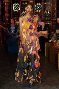 peter-pilotto-rtw-spring-2019-london-fashion-week-45(1).thumb.jpg.bec235e2d38932d060f3c19850cbf7b8.jpg