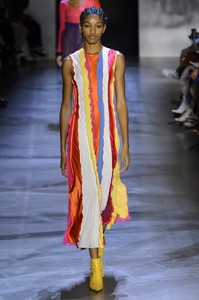 prabal-gurung-rs19-4824.thumb.jpg.803a032654a061a8b39e781251e5e849.jpg