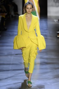 prabal-gurung-rs19-4980.thumb.jpg.385ca1a37edb879a76b15ff356fdcd7e.jpg