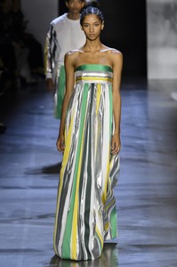 prabal-gurung-rs19-5009.thumb.jpg.877445ee2e1edf2a95f6347a1744fd40.jpg