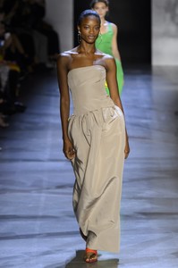 prabal-gurung-rs19-5290.thumb.jpg.350c459e52698bdfc0523ef2b127c070.jpg