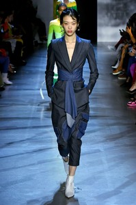 prabal-gurung-rtw-ss19-photos-24(1).thumb.jpg.f4d17b1d2896d6cd8e2180e08efa8973.jpg