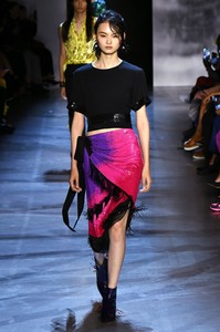 prabal-gurung-rtw-ss19-photos-51(1).thumb.jpg.ae57d24cf05c16d93a195df62789fc2e.jpg