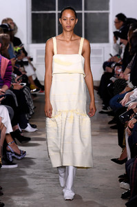 proenza-schouler-s19-gg-19(1).thumb.jpg.ae2b3e1769d38977623221346fb8446f.jpg