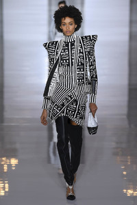 rick-owens-ggrtw-spring-2019-paris-fashion-week15051(1).thumb.jpg.65562031a0461191c9f476f387385d8a.jpg