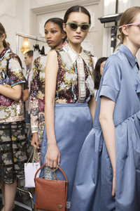 rochas-bks-m-rs18-7171.thumb.jpg.0b4048483653bd745ffc4300cb748b6b.jpg