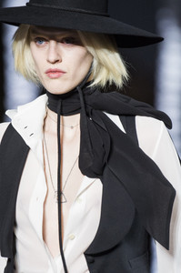 saint-laurent-clp-rs19-3231.thumb.jpg.4b8b22e3135090d94e8e388ab06f17ab.jpg