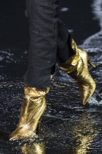saint-laurent-clp-rs19-3502.thumb.jpg.19cf8cfe547907365e3e3871faee2742.jpg