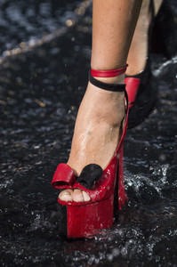 saint-laurent-clp-rs19-3570.thumb.jpg.b6767a5b96b928728908c421d72bc730.jpg