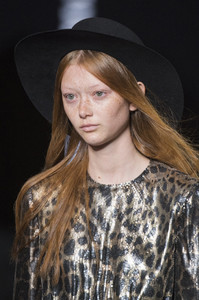 saint-laurent-clp-rs19-3868.thumb.jpg.3d6627c5782e37d81069a8ff12c109c0.jpg