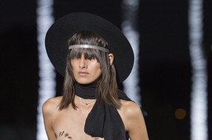 saint-laurent-clp-rs19-3990.thumb.jpg.fa6d7bbf8f696ed2ed1b2341c59d6959.jpg