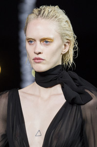 saint-laurent-clp-rs19-4219.thumb.jpg.58bcd141807b406786cc85fd61a3ecbf.jpg