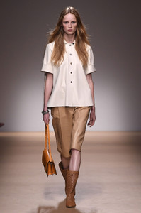 salvatore-ferragamo-rtw-spring-2019-milan-fashion-week-ffw-004(1).thumb.jpg.52bdab7f68c033687faa48c1145854d1.jpg