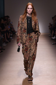 salvatore-ferragamo-rtw-spring-2019-milan-fashion-week-ffw-043(1).thumb.jpg.27d9590f27c51c13924550bd6d8c4369.jpg