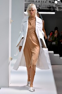 sies-marjan-rtw-s19-08(1).thumb.jpg.60d5dd6734ed8f9c83cf06ac2b12d2ce.jpg