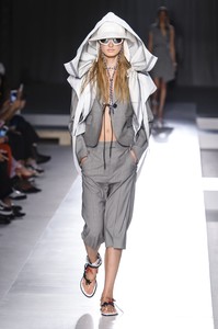 sportmax-rs19-0008.thumb.jpg.d2f8e905045e72255c2c65c7c31dc5a1.jpg