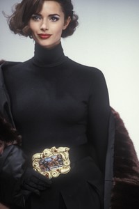 stewart-1992xfw-dolce-gabbana-fw-1992-51.jpg.564ba5771013199560235b98eacf2323.thumb.jpg.53356c63abe897705798447ce002c504.jpg