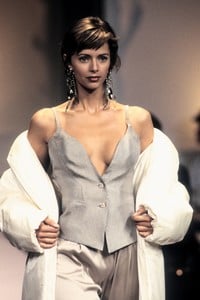 stewart-1994xfw-lanvin-fw-1994-3.jpg.549b306821431e8545610f069db7909a.thumb.jpg.fb473bc7a949bc849e491a3ba243d682.jpg