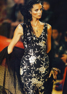 stewart-1997ss-galliano-ss1997tumblr_lrse1dNxE11qmbiswo1_1280.thumb.jpg.d694625de6a978c97fdea744d2a4f44f.jpg