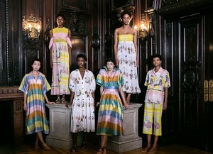 tata-naka-ss19-lfw-2.thumb.jpg.ab4e0f7fbfe771ab323704bbf30627df.jpg