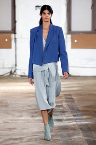 tibi-s19-ar-15(1).thumb.jpg.7d60c17f9fe270b187d56d85bcc0031f.jpg