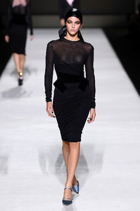 tom-ford-s19-gg-31(1).thumb.jpg.2759a3b05a6a8954ac09bbd1ffcd581d.jpg