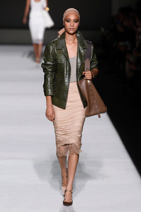 tom-ford-s19-gg-9(1).thumb.jpg.bb74640451d5a6192fecedf652886837.jpg