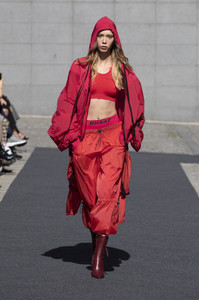 unravel-rtw-spring-2019-paris-fashion-week-pfw-018.thumb.jpg.4b73910b3255c308930366be2a222755.jpg