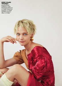 voguethailand_september2018-5fc23df7d9ac45774f77053968b2314be_thumb.thumb.jpg.2340aae526644393fffb1275a6758ee5.jpg