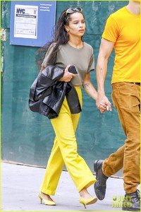 zoe-kravitz-karl-glusman-match-in-yellow-03.jpg